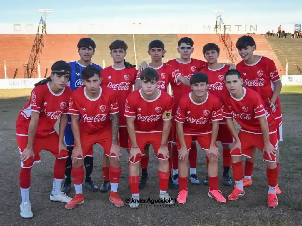 El Sub 17 "Rojo" goleó a Sport de Salto en su cuarta presentación. PH: Javier Aguado.sss
