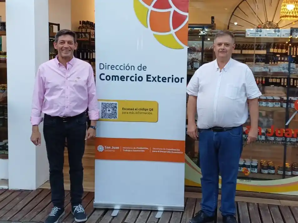 Manuel Rodríguez, presidente de la Agencia Calidad San Juan, y el entrevistado, Adrián Alonso, director de Comercio Exterior de la provincia.
