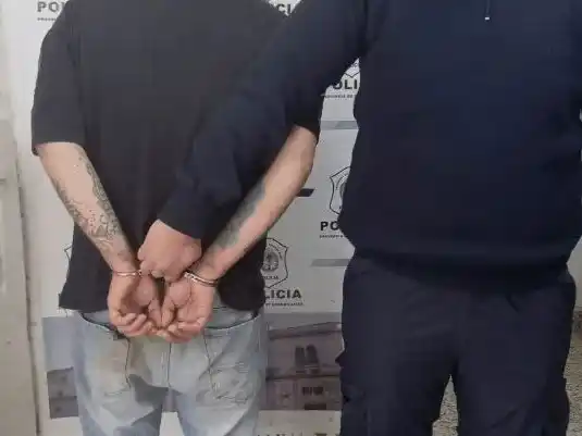 Tenía perimetral, asesinó a su pareja y escapó con su bebé de 10 meses