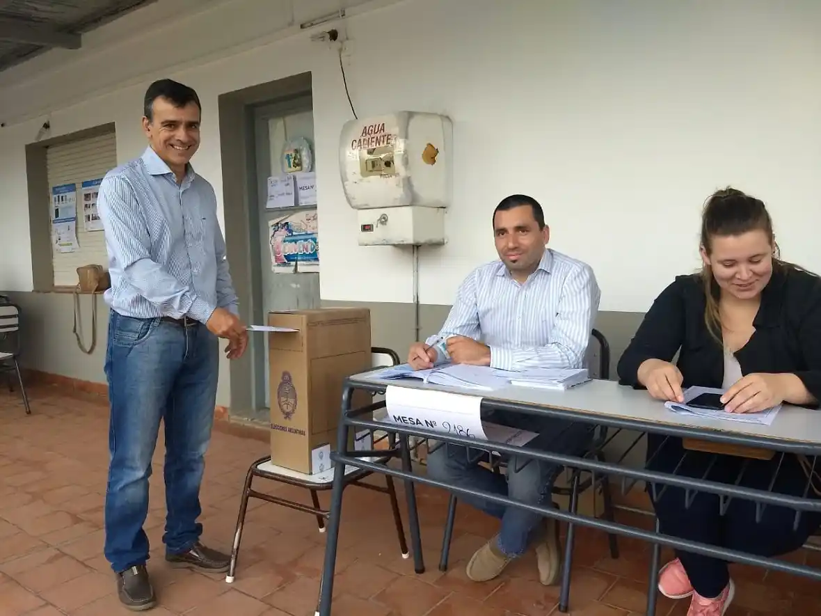 En Aldea San Antonio, votó el diputado provincial electo Leonardo Silva