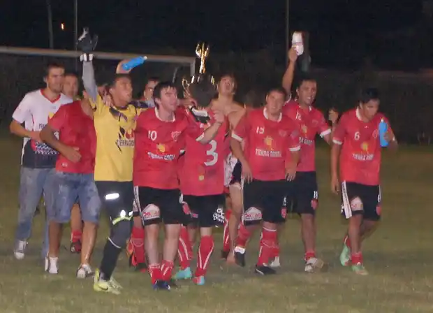 Central Larroque festejó en Sub-20