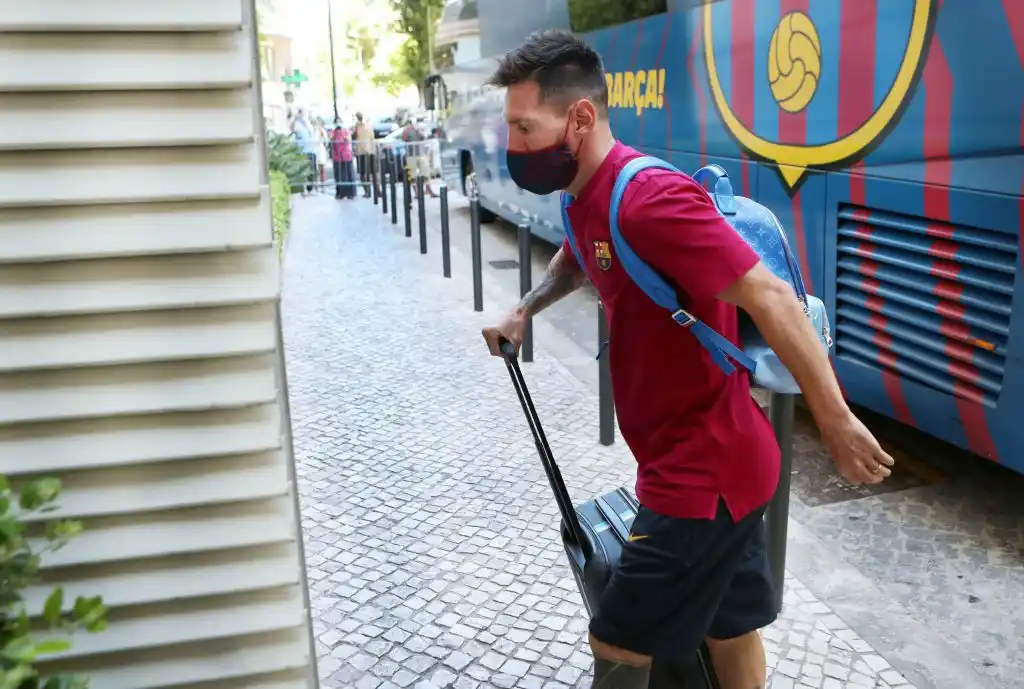 Messi pidió una reunión para negociar su salida