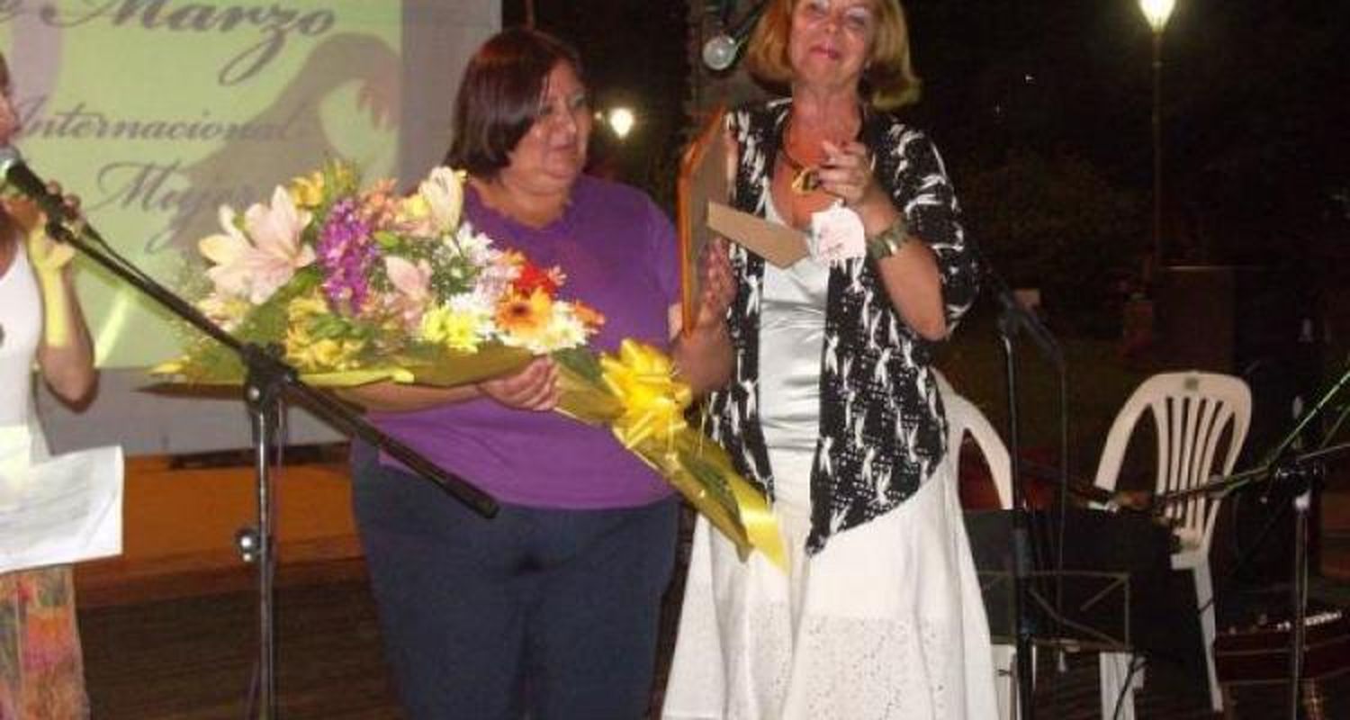 A la Mujer en su Día