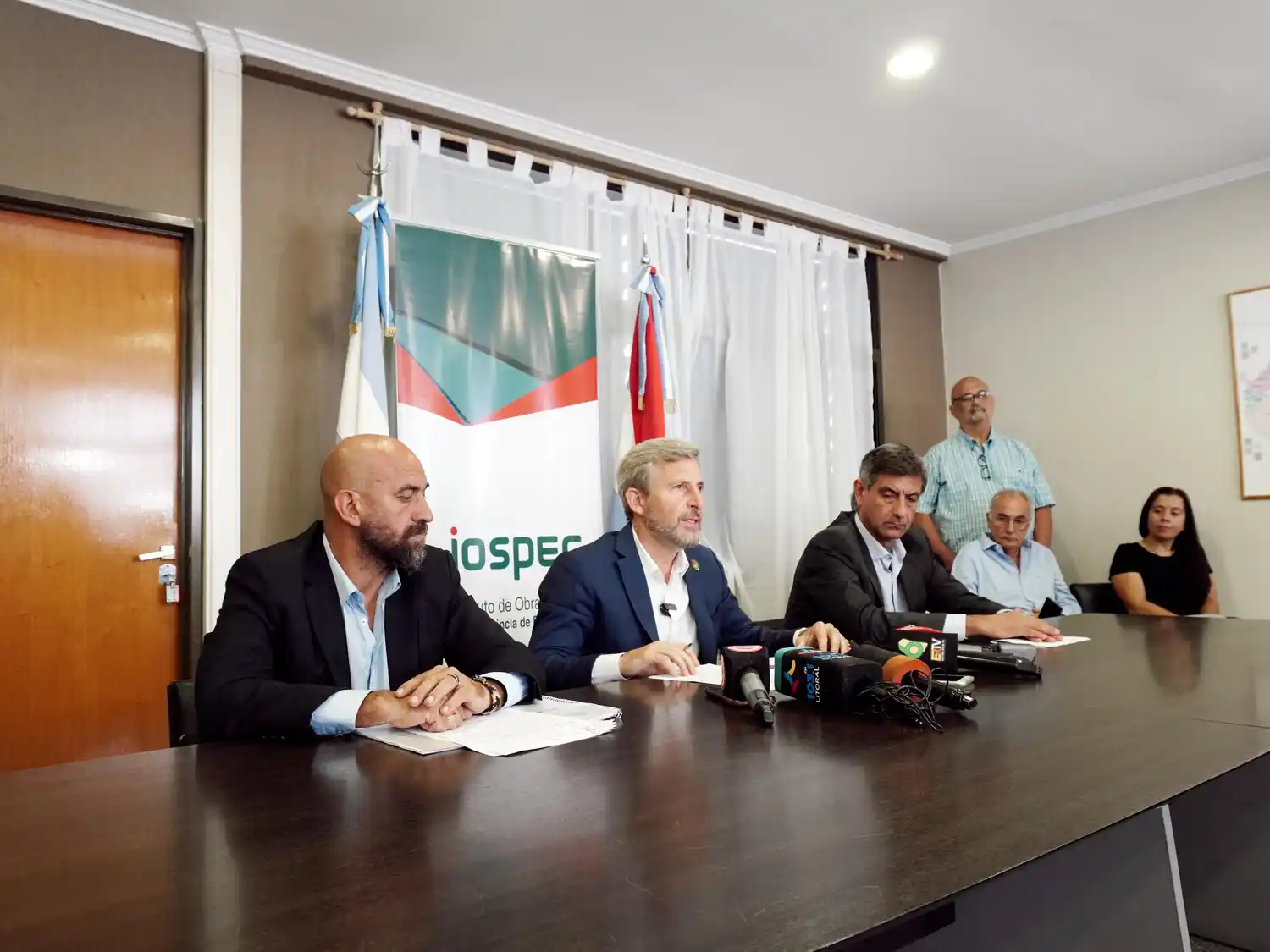 Anunciaron medidas para eliminar el cobro de plus a los afiliados del Iosper y garantizar la provisión de prótesis