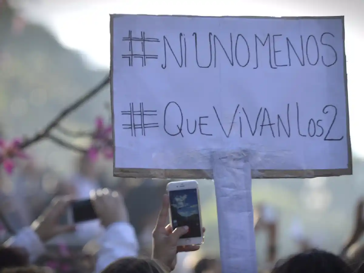 Organizaciones contra el aborto presentan  el pañuelo celeste “Pro vida” en el Congreso