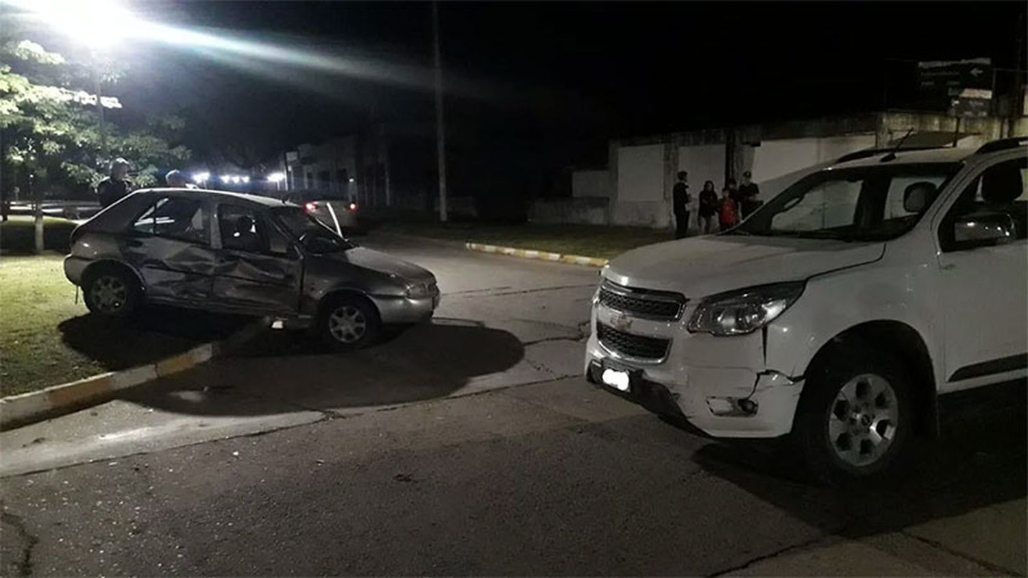 Alcoholizado manejaba una camioneta y chocó violentamente a un auto