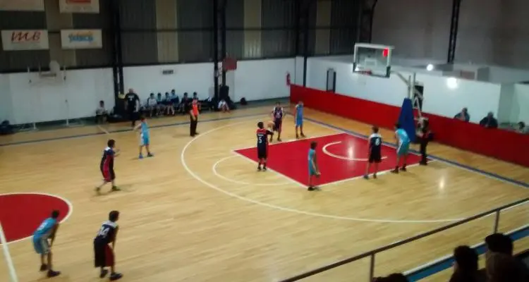 Básquet: Náutico perdió ante Arenal por la Final del Provincial