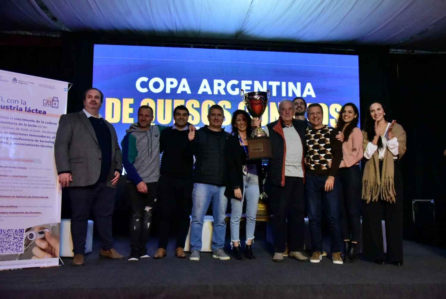 El fontina de Lactear S.A fue el gran ganador del concurso de quesos con ojos adjudicándose la Copa Argentina.