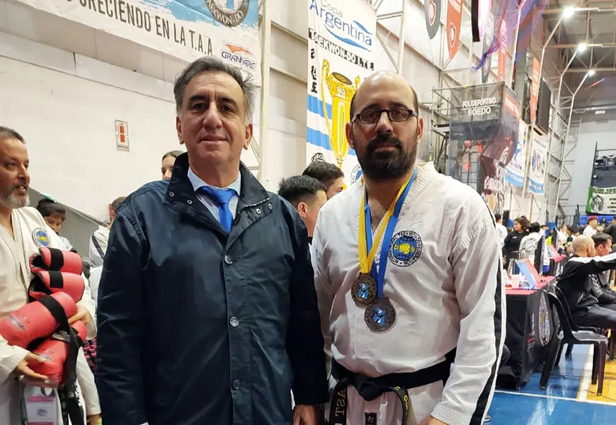 Primer lugar para Carlos Correa en Combate Senior