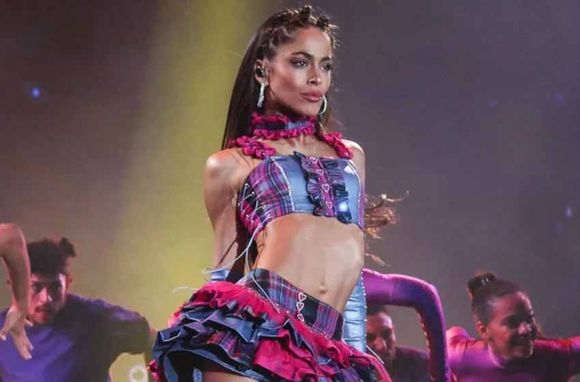 Tini Stoessel se olvidó la letra de una canción en pleno show