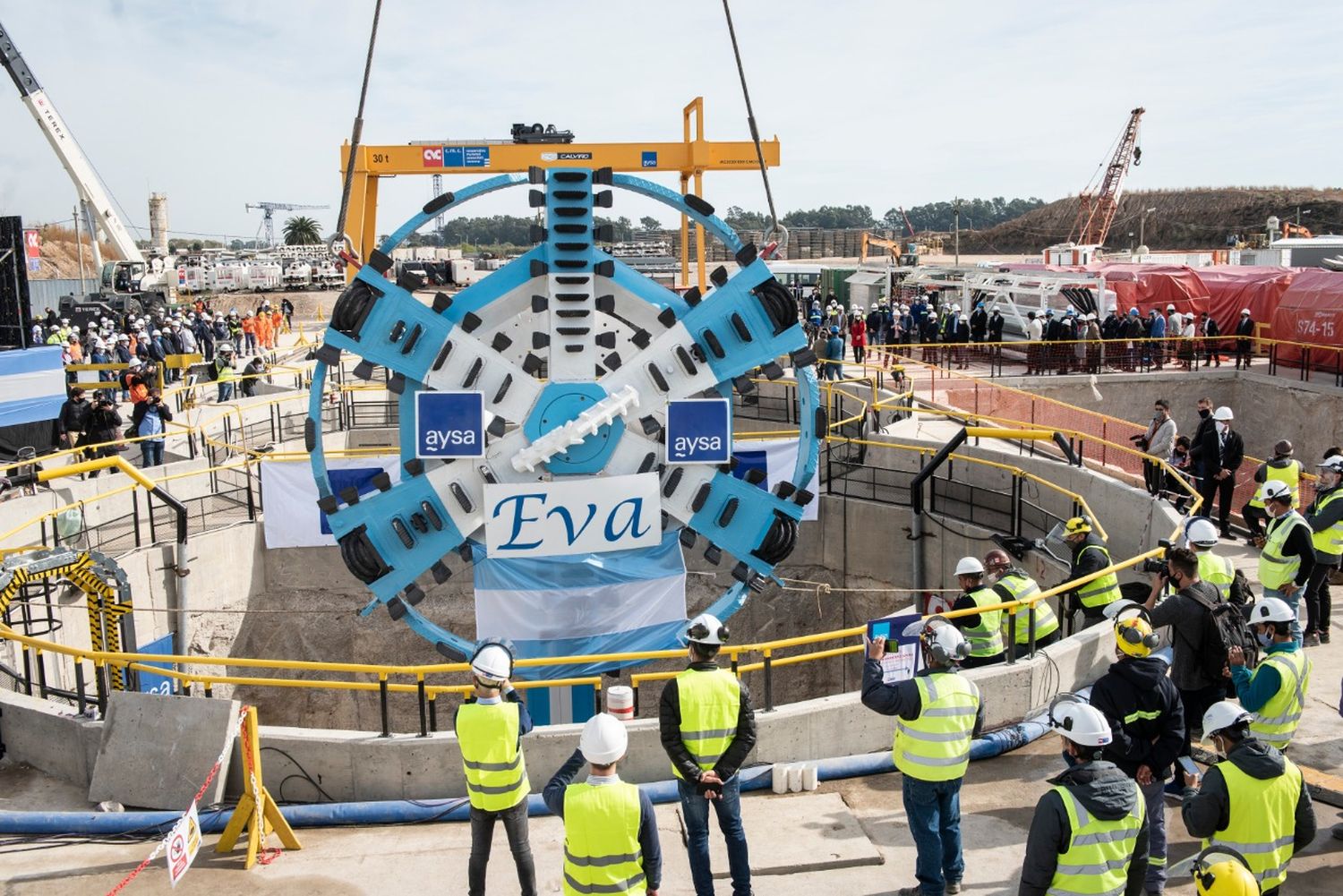 Quilmes: Fernández, Kicillof y Galmarini presenciaron bajada de tunelera que dará agua potable a 2.5 millones de vecinos
