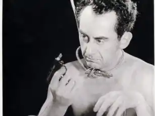 Man Ray nació el 27 de agosto de 1890.