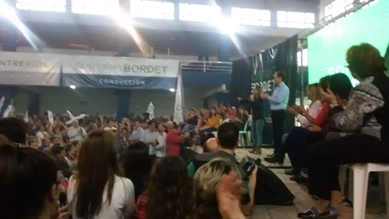 Bordet participó en Victoria de un nuevo encuentro con mujeres peronistas