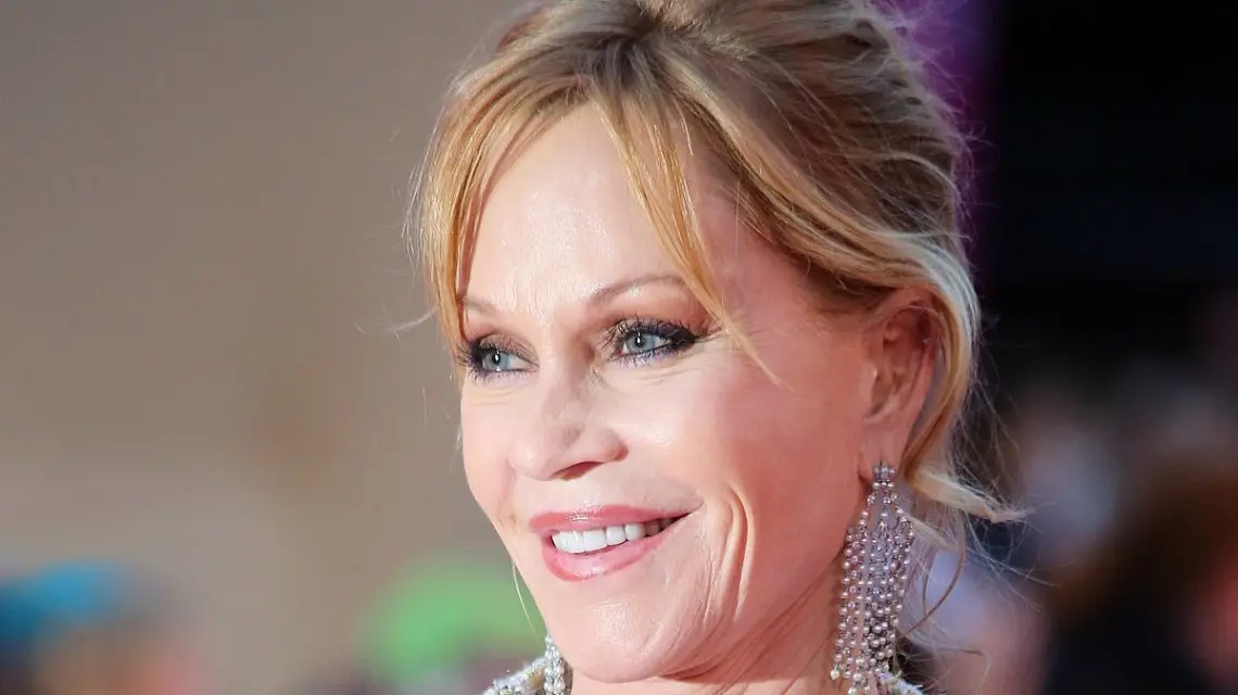 Melanie Griffith luce irreconocible tras una cirugía