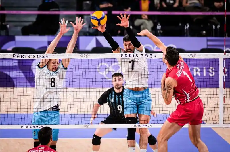 Argentina no pudo con
Estados Unidos en el debut