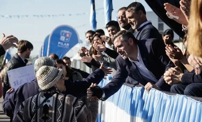 El intendente Achával encabezó las celebraciones por el Día de la Independencia