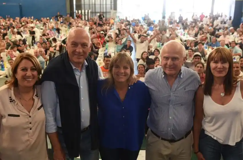 Irizar: «En nuestro gobierno seguiremos potenciando a los clubes de barrio»