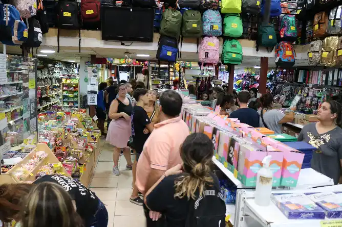 La “Noche de las Oh!fertas” llega al centro de Chascomús con descuentos, música y espectáculos