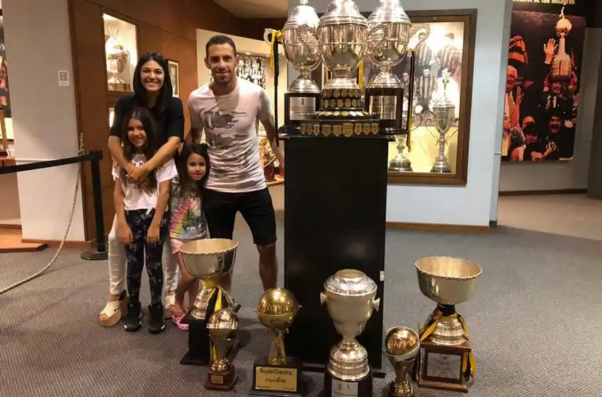 Maxi Rodriguez le dijo chau y gracias a todo Peñarol