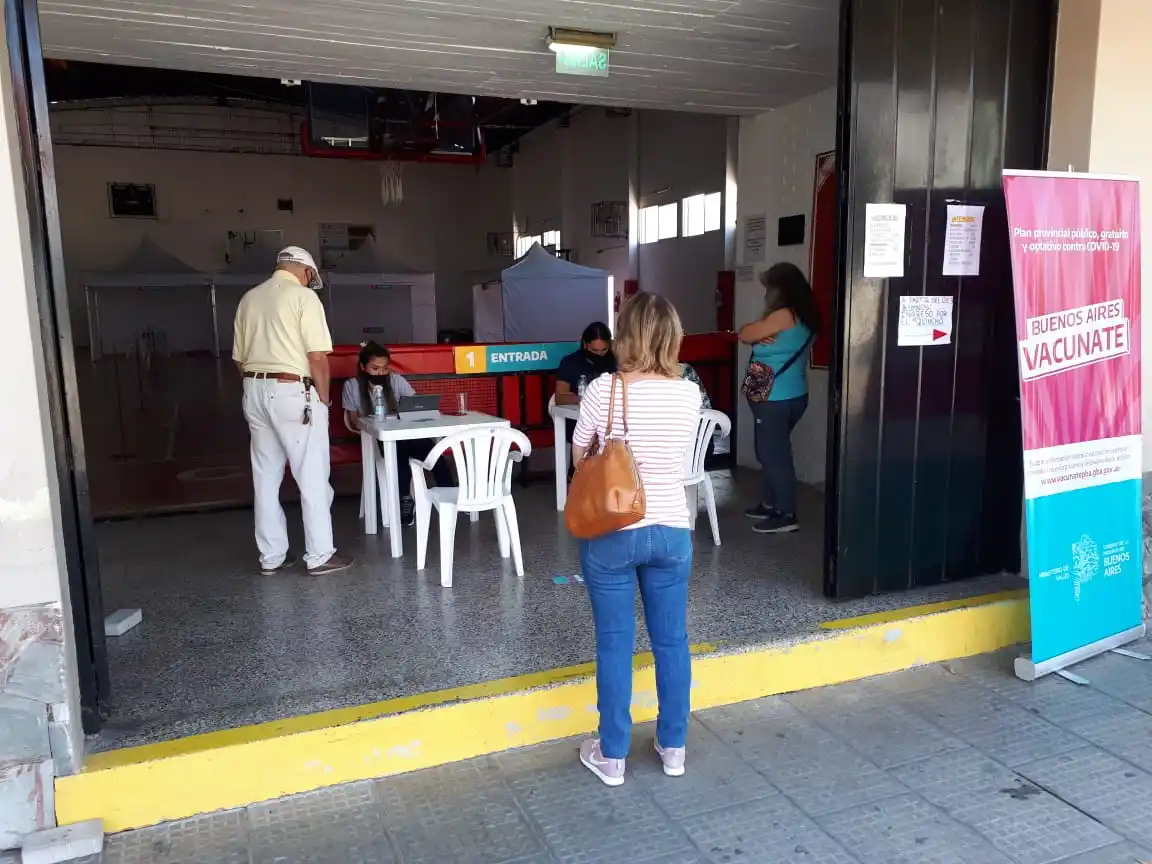 ¿Cuánto falta para vacunarte? Calculá cuántas personas hay delante tuyo