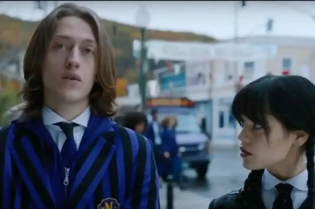 Acusaron al actor de “Merlina” por agresión sexual y los fanáticos piden que lo saquen de la serie