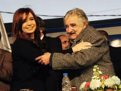 Cristina participó del bautismo de un barco de Buquebus con el nombre del Papa Francisco