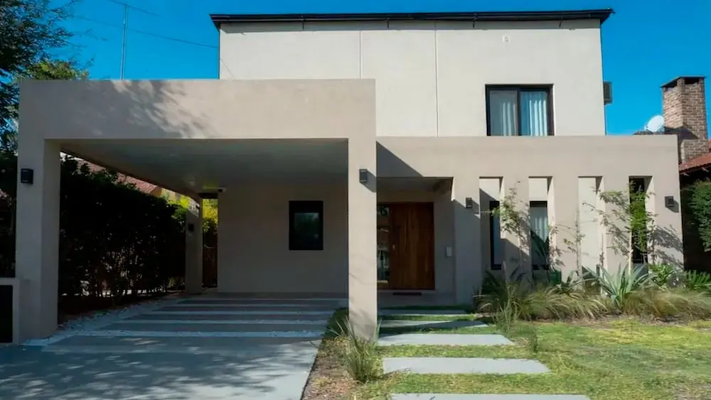 La casa en el country Indio Cua Golf Club, en la localidad bonaerense de Exaltación de la Cruz.