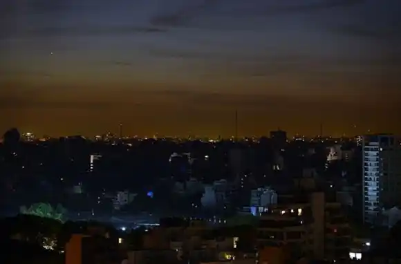 Tras el apagón masivo, volvió a restablecerse el servicio en gran parte del país