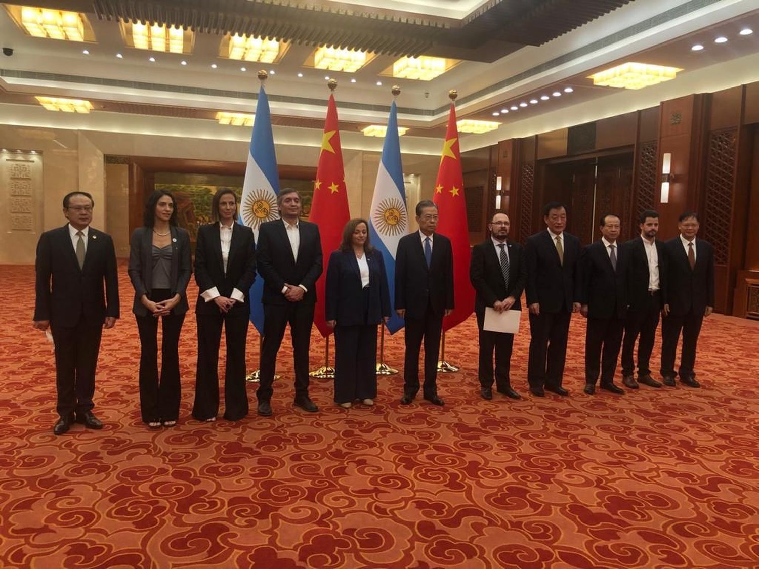 Cecilia Moreau abogó por la cooperación bilateral ante la Asamblea Popular Nacional china, el órgano legislativo de mayor poder estatal