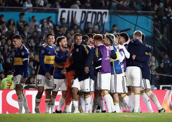 Boca, semifinalista tras vencer a Racing en los penales