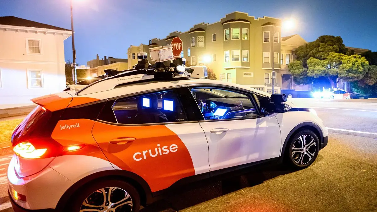 ¡Y EL FUTURO NOS ALCANZÓ! Taxis robot causan polémica en EE.UU.
