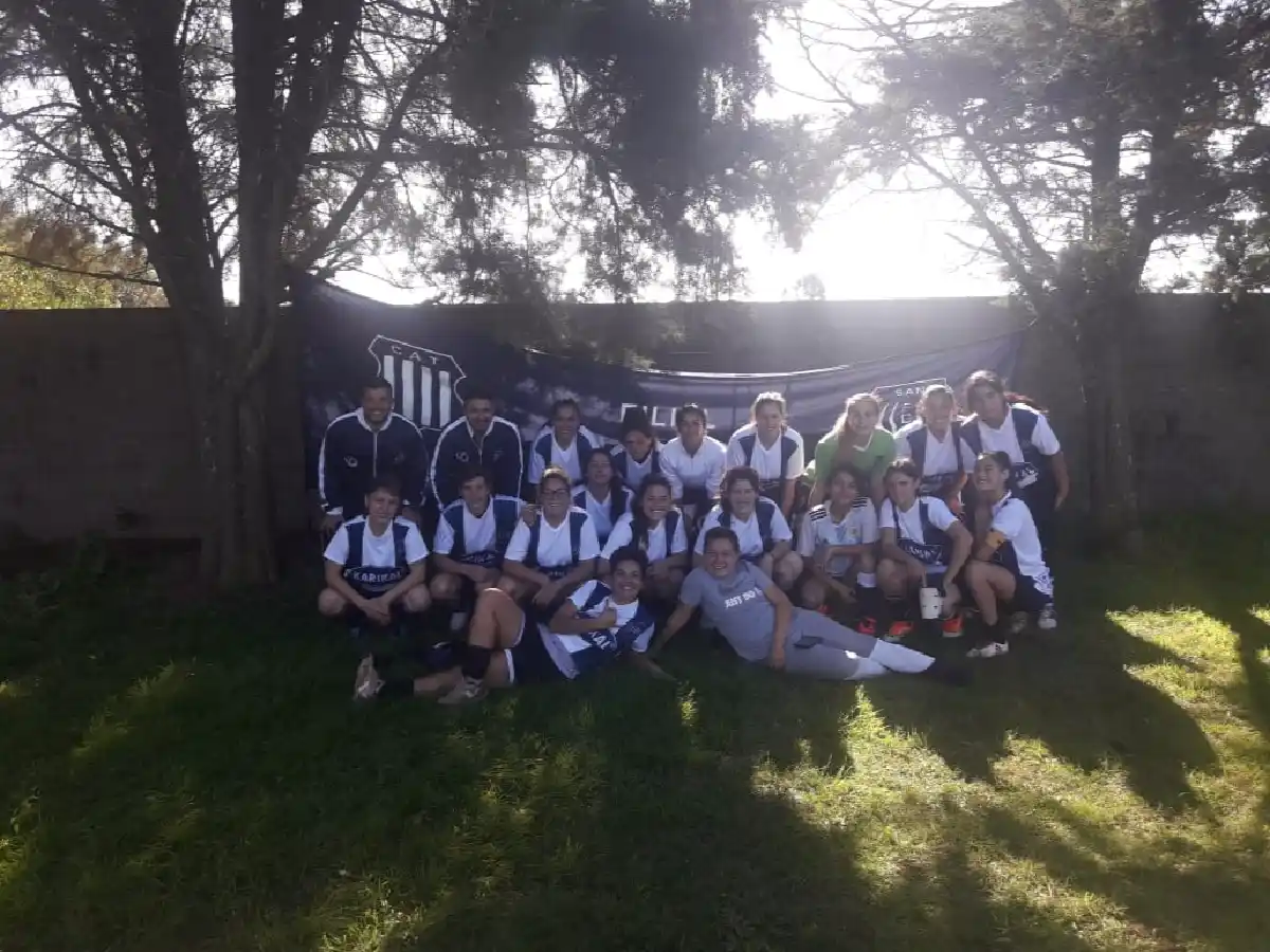 Las chicas de la “T” gritaron campeonas 