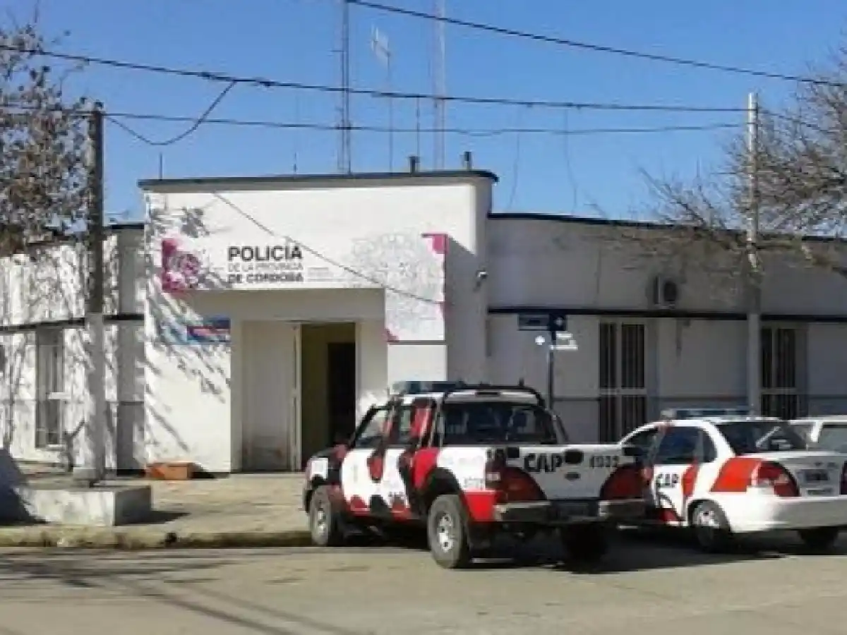 Las Varillas: circulaba con la patente de su moto adulterada y fue detenido
