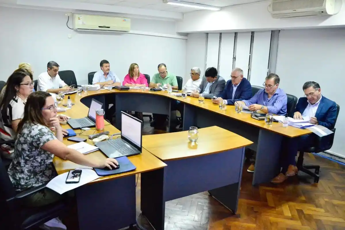 Legisladores introducen modificaciones al proyecto de ley sobre fitosanitarios en Entre Ríos