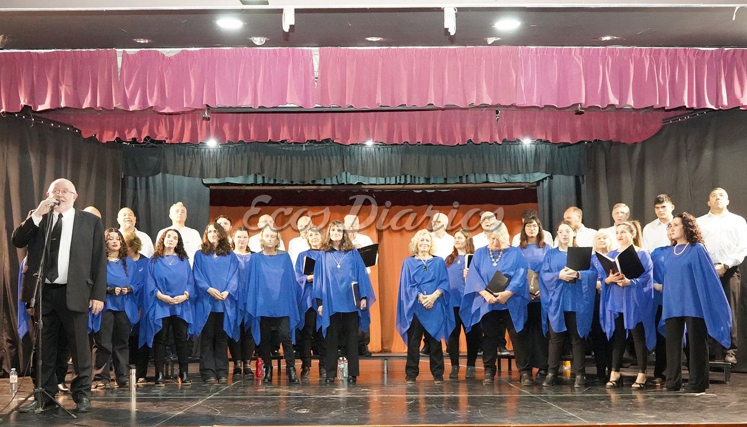 Coral Quimey. Se presentó anoche en la Fundación Educacional