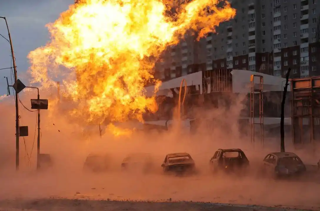 Ucrania enviará presos a la guerra, pero los violadores quedaron eximidos