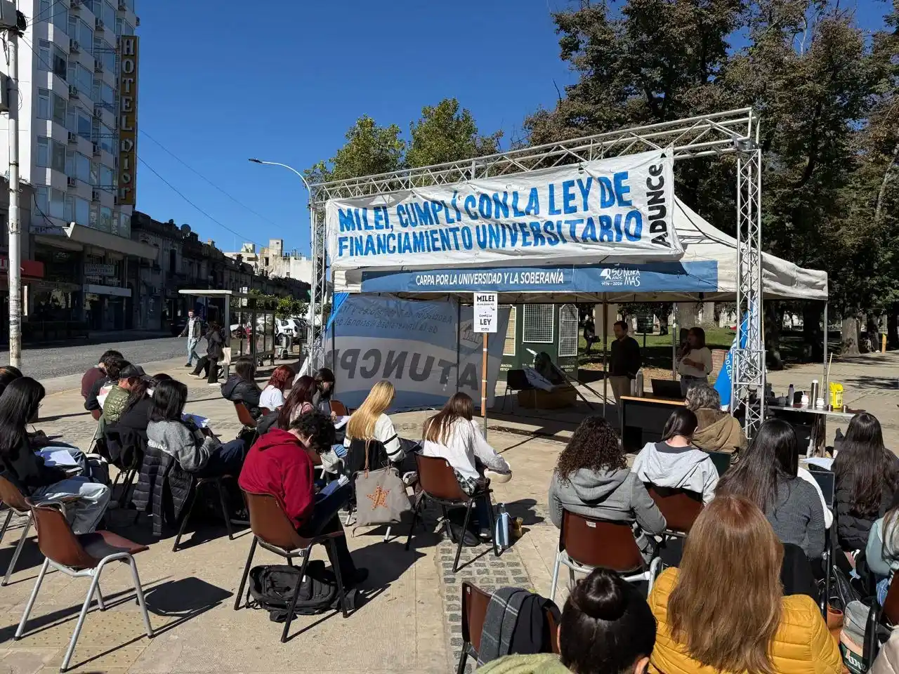 carpa docente 28-04-26 - 4
