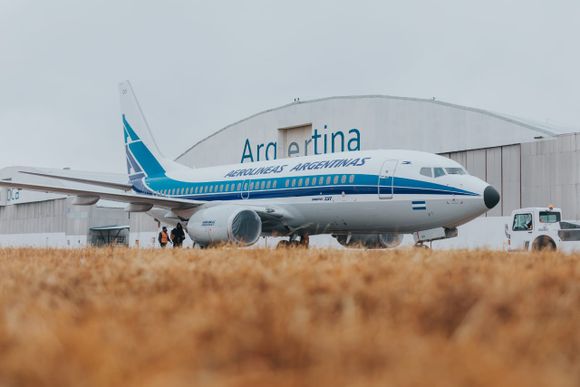 [Video – Fotogalería] El Boeing 737 Livery Retro de Aerolíneas Argentinas, presentado oficialmente