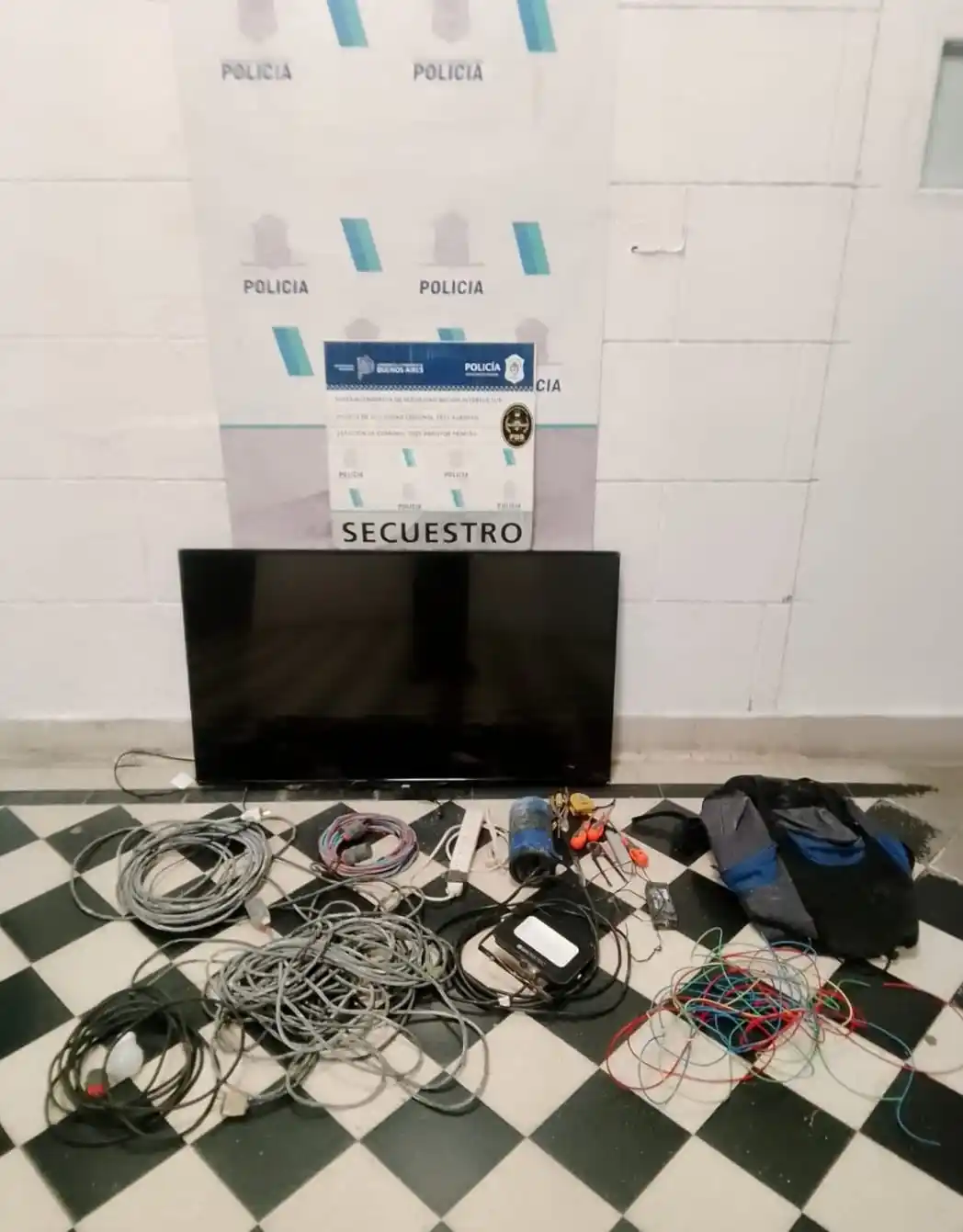 Aprehendido por robar un televisor y otros elementos en una obra en el centro