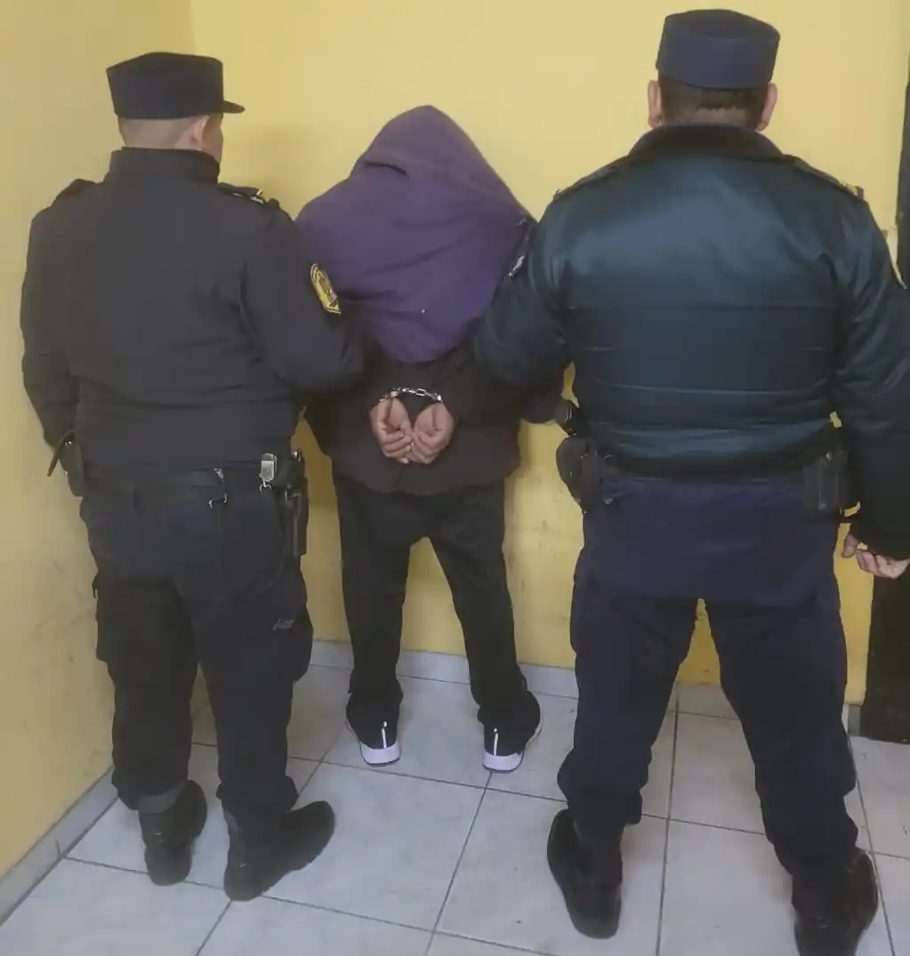 Un muerto y dos heridos en el violento ataque a una vivienda