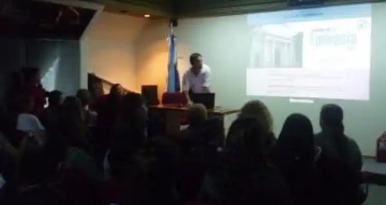 Auditorio repleto para la charla de epilepsia