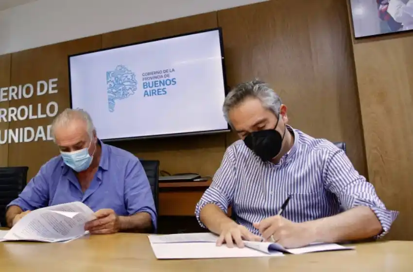 Desarrollo de la Comunidad firmó un convenio con el municipio de Roque Pérez