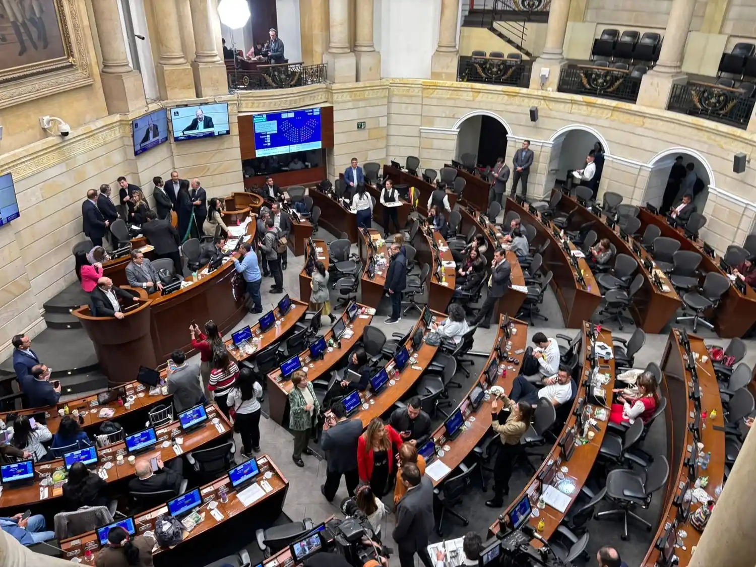 Congreso de Colombia aprueba el presupuesto para 2026 en $546.9 billones de pesos