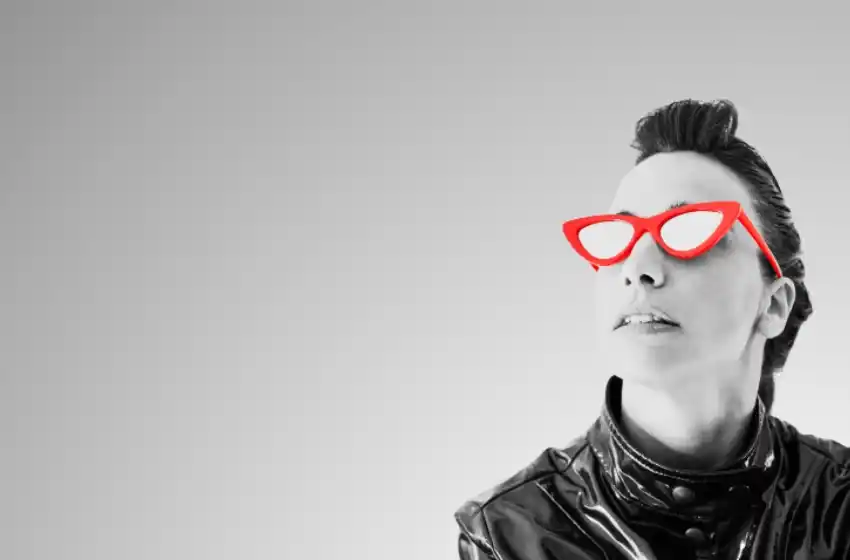 La cantante Rojobarcelo se presenta en Dickens Pub