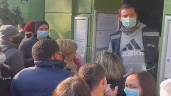 ¡CAOS DE EXPORTACIÓN! Alcaldesa en Chile reclama a consulado venezolano por MALA ATENCIÓN