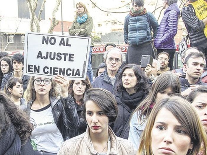 Trabajadores y científicos del Conicet realizan un paro de 48 horas