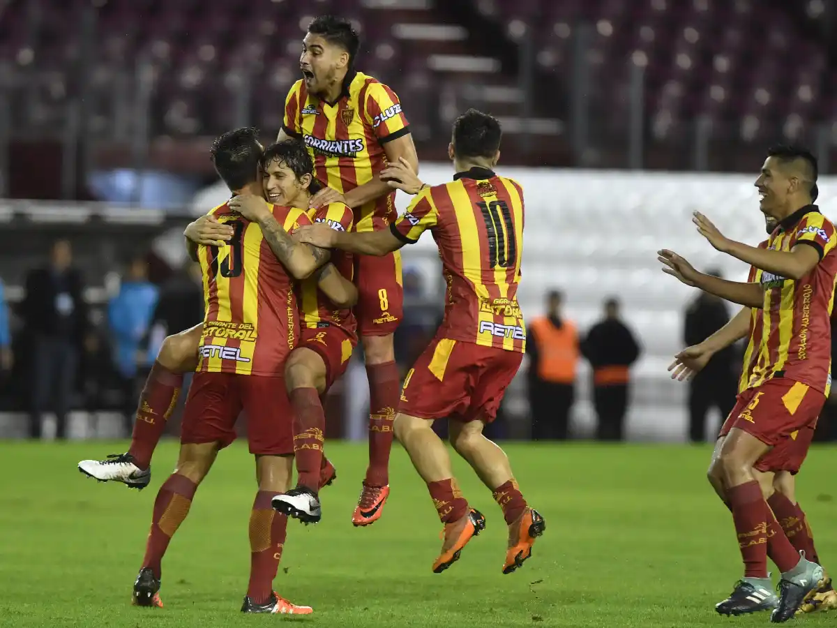 Cayó el campeón a penales 
