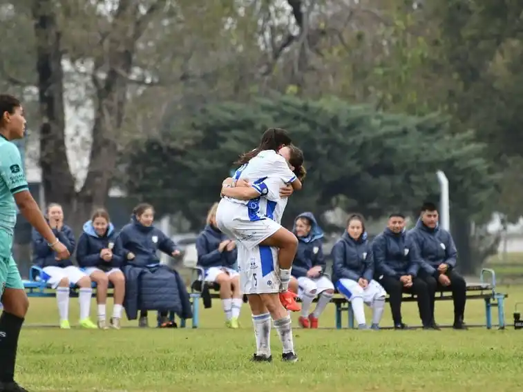 Las Cremosas vencieron 2 a 0 a las juninenses .Foto:Prensa AR