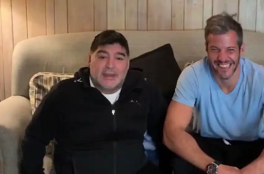 Maradona saludó a los hinchas de Gimnasia: «Los llevo en el Corazón»