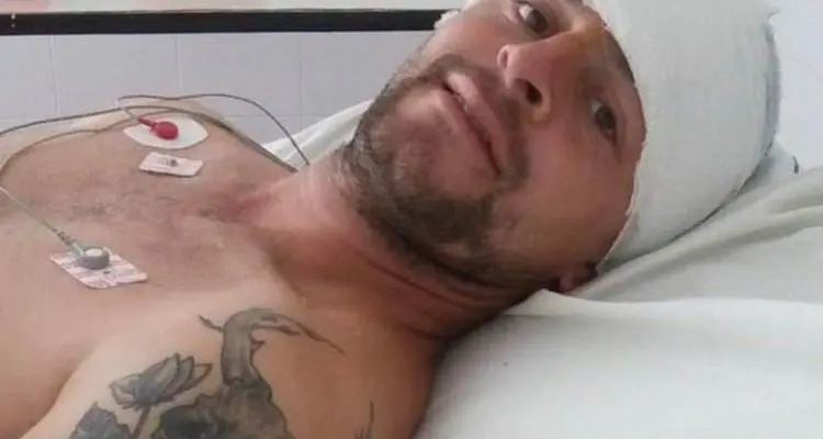 El herido en el asentamiento se recupera en San Nicolás y sus allegados contaron cómo fue el episodio